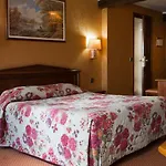 Meslay Republique Hotel