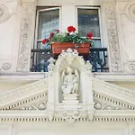 Hotel Meslay Republique 3*