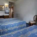 Meslay Republique Hotel 3*