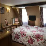 Meslay Republique Hotel