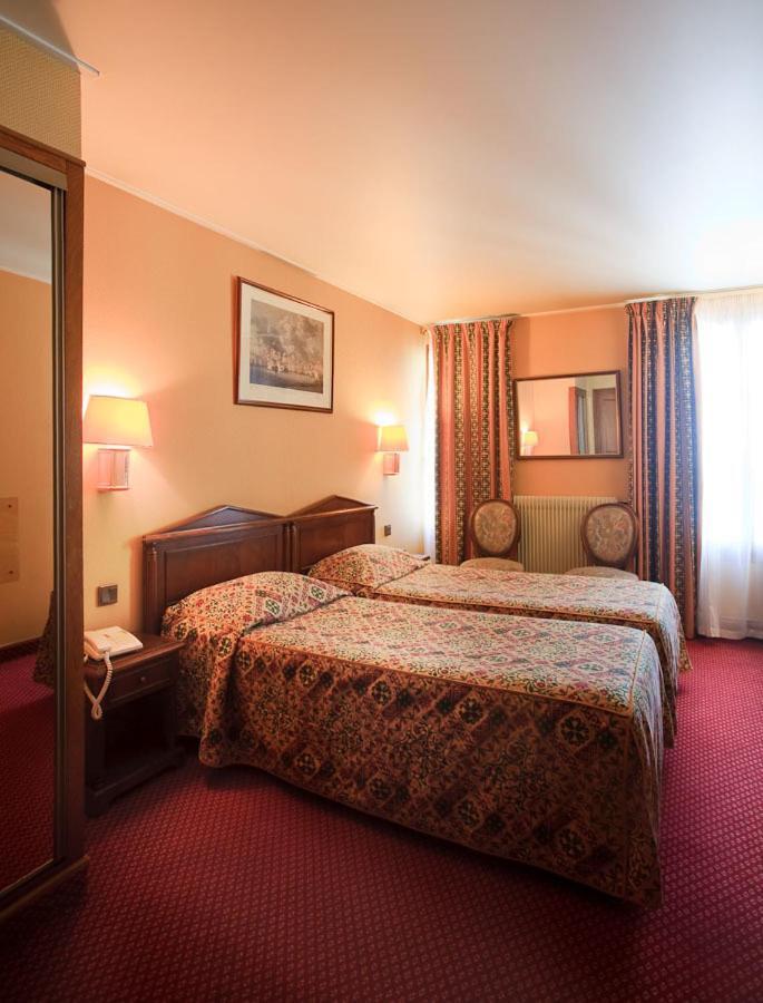 Meslay Republique 3* Parigi