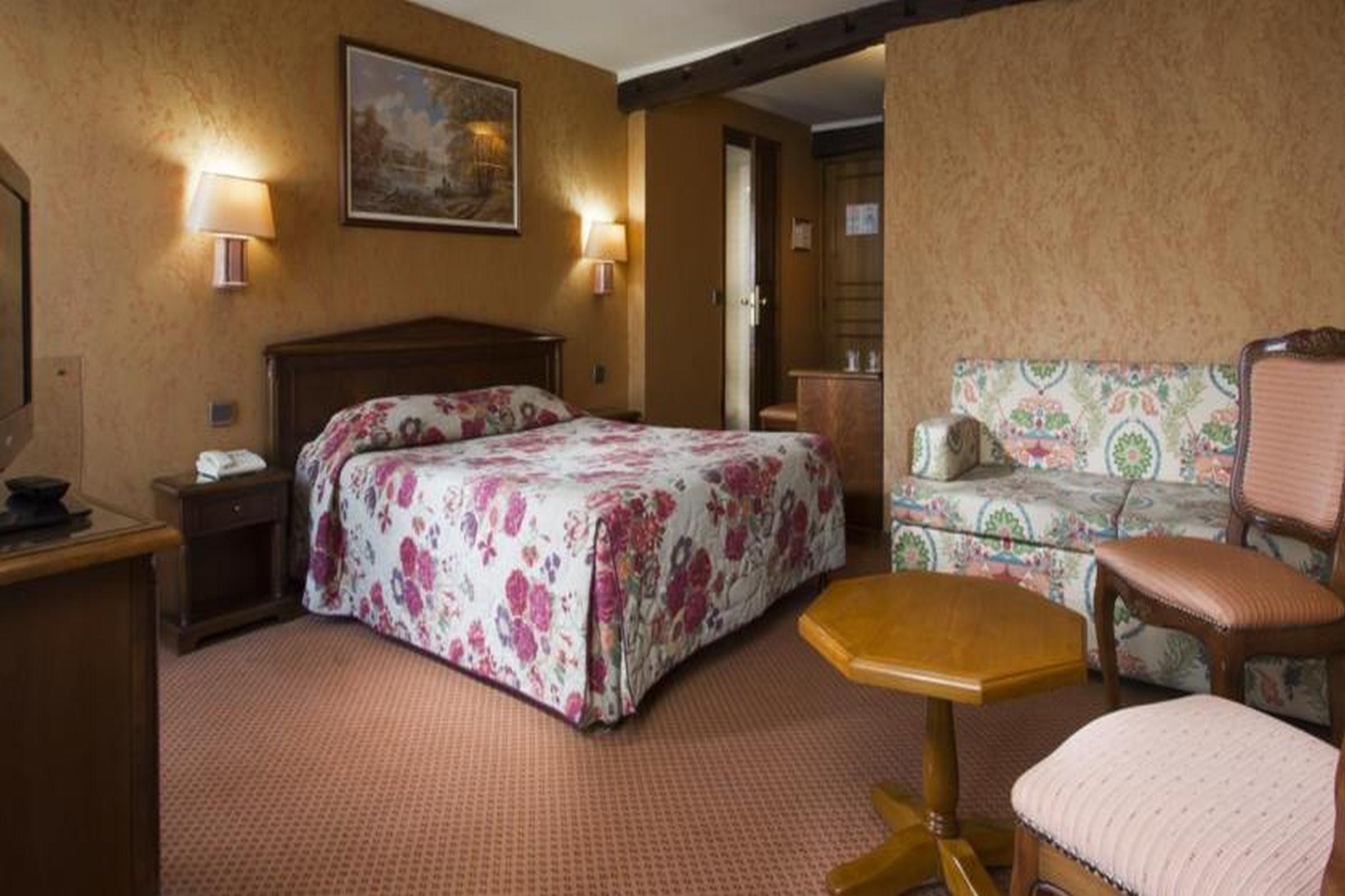 Meslay Republique Parigi