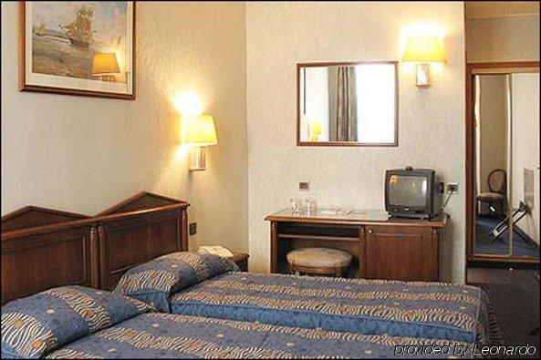 Meslay Republique Hotel Parigi