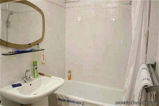 Meslay Republique Hotel