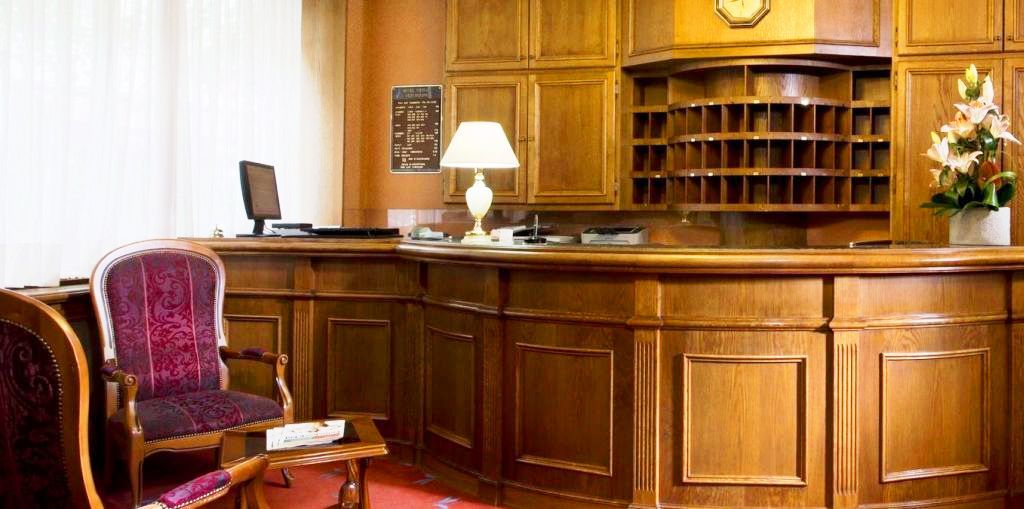 Meslay Republique 3*