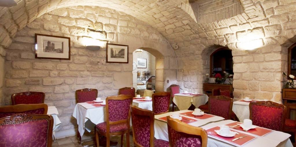 Meslay Republique Hotel