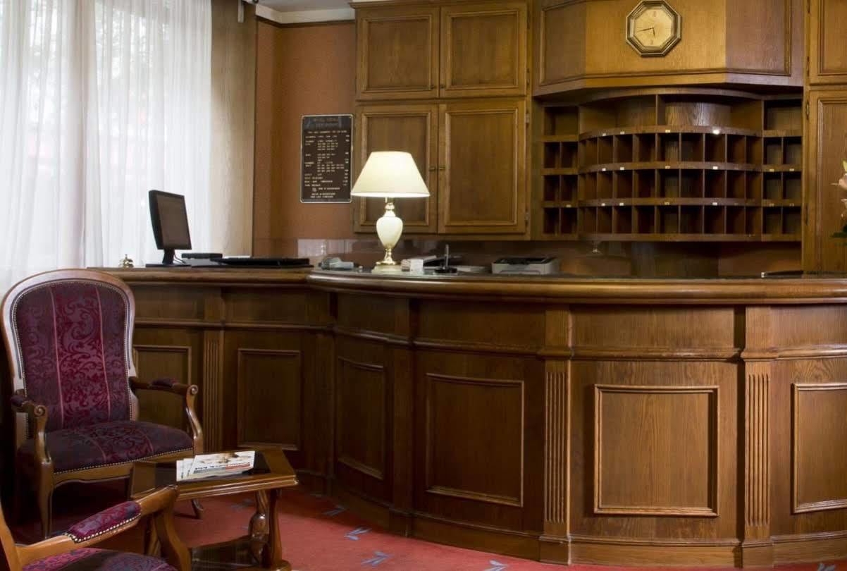 Meslay Republique Hotel